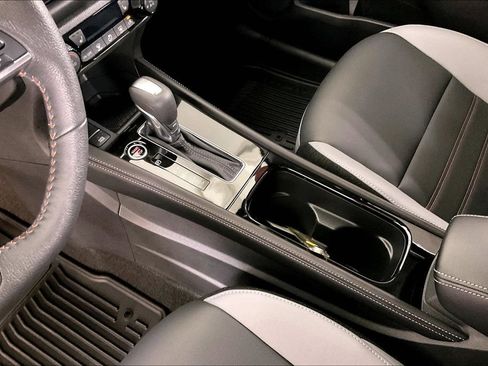 Used 2024 Nissan Kicks SR w/ SR Premium Package image 19