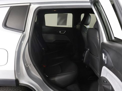 Used 2025 Jeep Compass Latitude AWD/4WD image 29