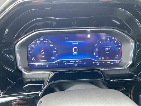 Used 2023 Chevrolet Silverado 1500 High Country w/ Technology Package AWD/4WD image 16
