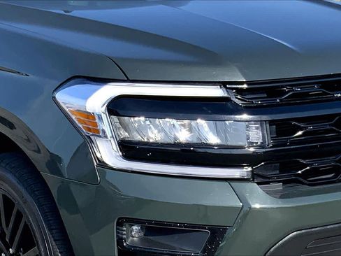 Used 2022 Ford Expedition Platinum AWD/4WD image 24