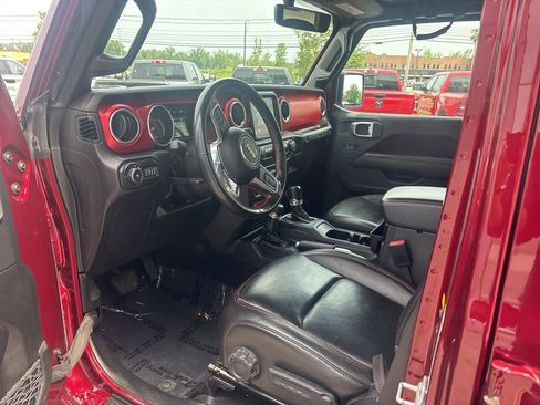 Used 2022 Jeep Wrangler Unlimited Rubicon w/ Dual Top Group AWD/4WD image 16