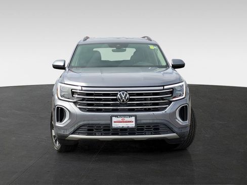 Used 2024 Volkswagen Atlas SE FWD image 2