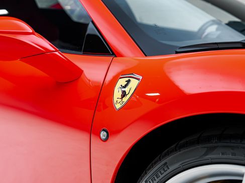 Used 2022 Ferrari F8 Tributo RWD image 29
