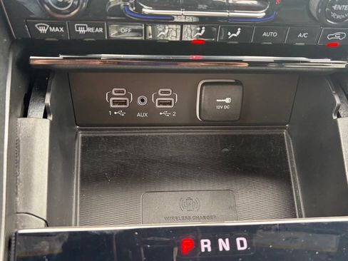 Used 2024 Hyundai Venue SE FWD image 49