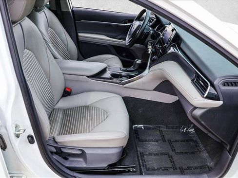 Used 2021 Toyota Camry SE FWD image 25