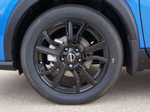 Used 2024 Nissan Kicks SR w/ SR Premium Package image 7