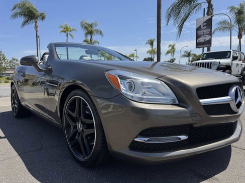 Used 2016 Mercedes-Benz SLK 300 w/ Premium 1 Package image 11