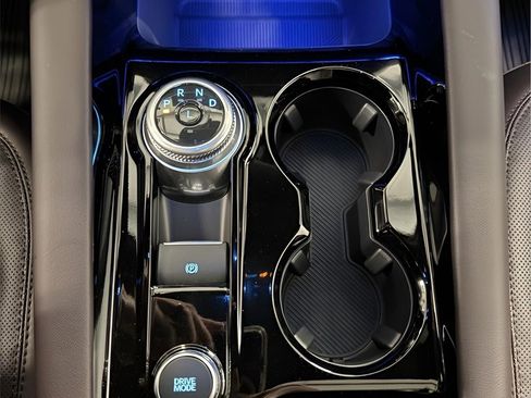 New 2026 Ford Explorer Platinum image 24