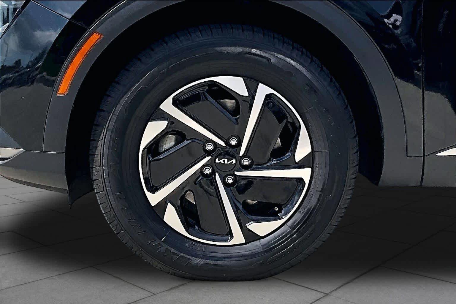Used 2023 Kia Sportage LX AWD/4WD image 10