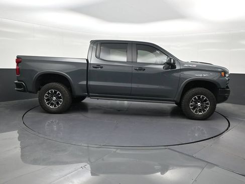 Used 2026 Chevrolet Silverado 1500 ZR2 w/ LPO, Dark Essentials Package AWD/4WD image 7