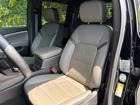 Used 2024 Chevrolet Colorado ZR2 w/ ZR2 Convenience Package III AWD/4WD image 10