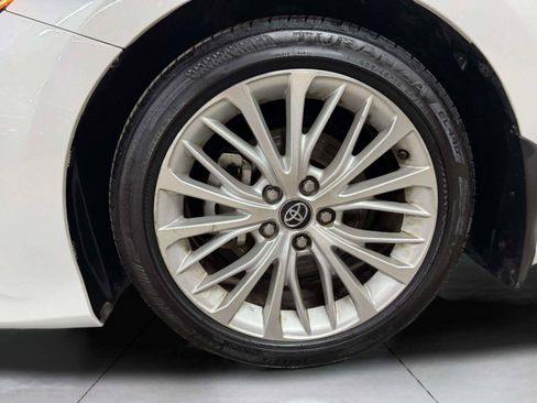 Used 2018 Toyota Camry XLE FWD image 29