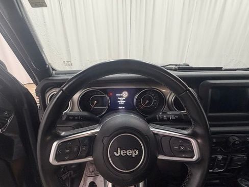 Used 2019 Jeep Wrangler Unlimited Sahara AWD/4WD image 6