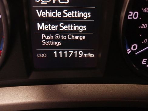 Used 2017 Toyota RAV4 LE image 19