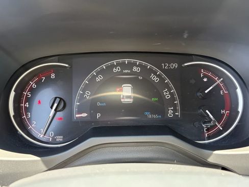Used 2024 Toyota RAV4 XLE w/ Convenience Package FWD image 12