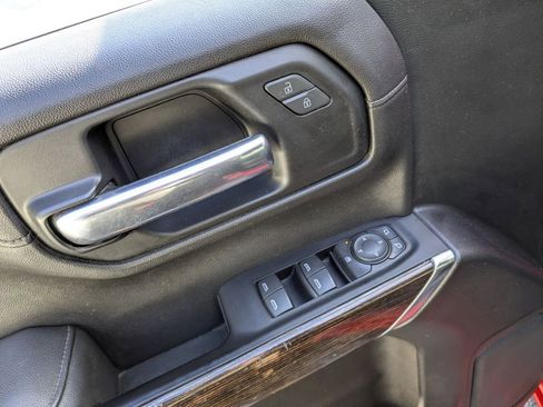 Used 2019 GMC Sierra 1500 SLE w/ SLE Value Package image 10