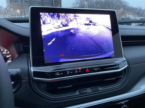 Used 2024 Jeep Compass Trailhawk w/ Trailhawk Convenience Group image 24