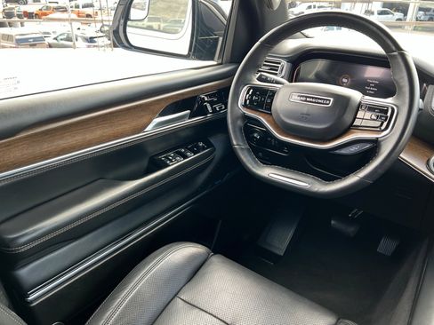 Used 2024 Jeep Grand Wagoneer L 4WD image 11
