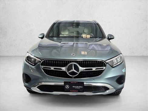 Used 2025 Mercedes-Benz GLC 350e 4MATIC image 2