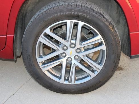 Used 2023 Chevrolet Traverse High Country image 34