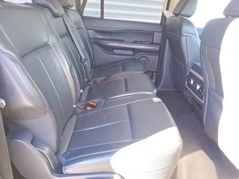 Used 2023 Ford Expedition Max XLT image 33