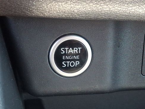 Used 2021 Nissan Rogue SV AWD/4WD image 22