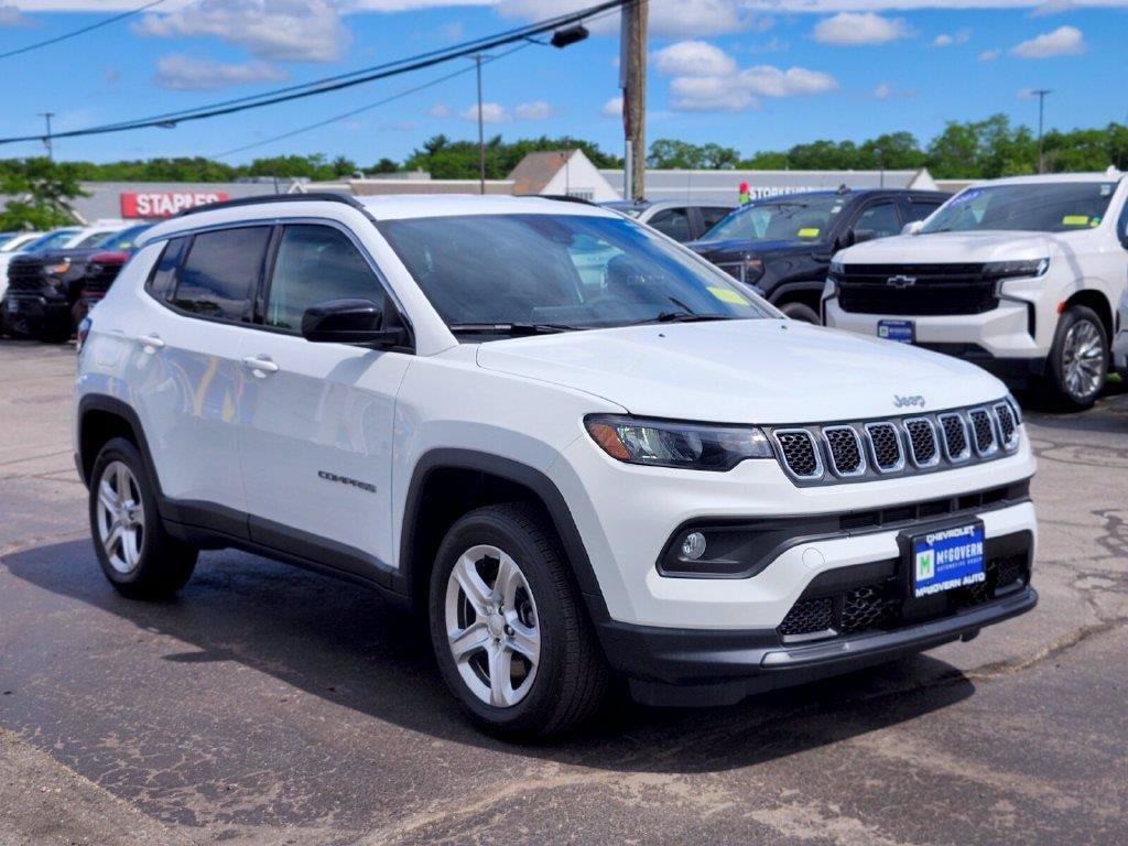 Used 2023 Jeep Compass Latitude AWD/4WD image 7