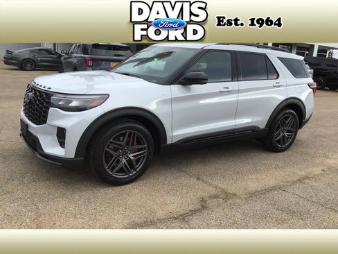 New 2026 Ford Explorer ST-Line w/ ST-Line Street Pack image 1