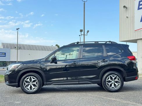 Used 2019 Subaru Forester Premium AWD/4WD image 2