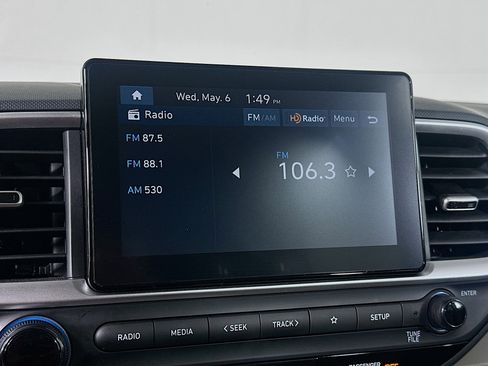 Used 2025 Hyundai Venue SEL FWD image 19