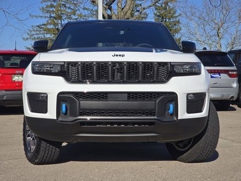 Used 2022 Jeep Grand Cherokee Trailhawk image 3