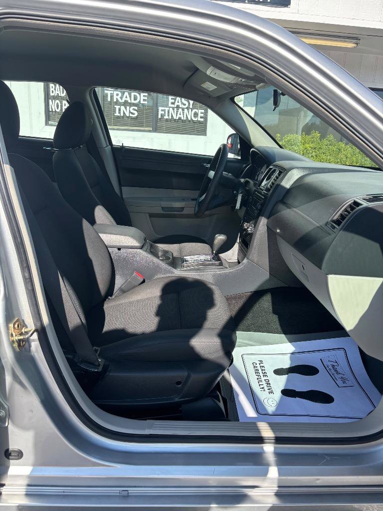 Used 2006 Chrysler 300 RWD image 37