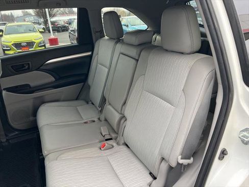 Certified 2019 Toyota Highlander Plus image 21