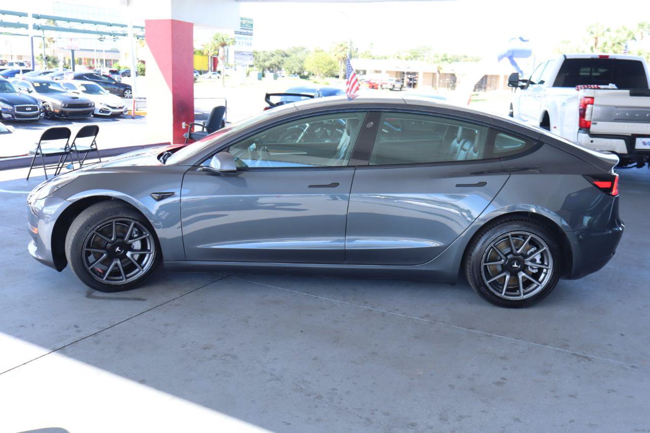 Used 2021 Tesla Model 3 RWD image 8