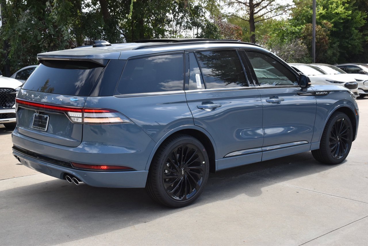 New 2027 Lincoln Aviator Reserve AWD/4WD image 6