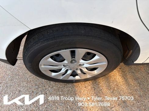 Certified 2024 Kia Soul LX FWD image 10