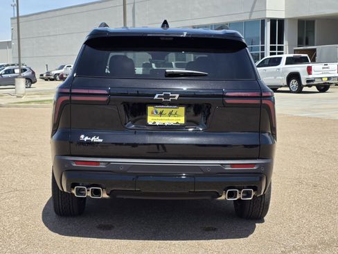 New 2026 Chevrolet Traverse LT w/ Midnight/Sport Edition FWD image 5