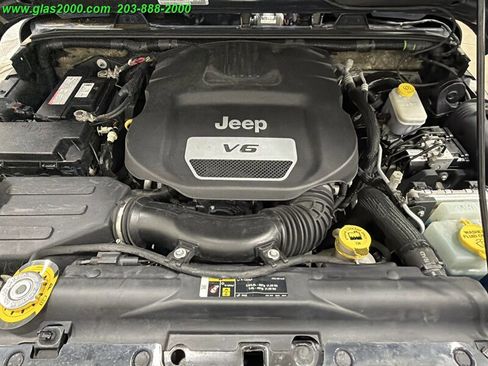 Used 2018 Jeep Wrangler Unlimited Sahara AWD/4WD image 12