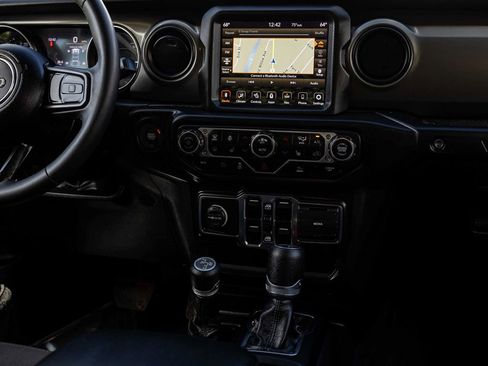 Used 2023 Jeep Wrangler Unlimited w/ Sun & Screen Package AWD/4WD image 21