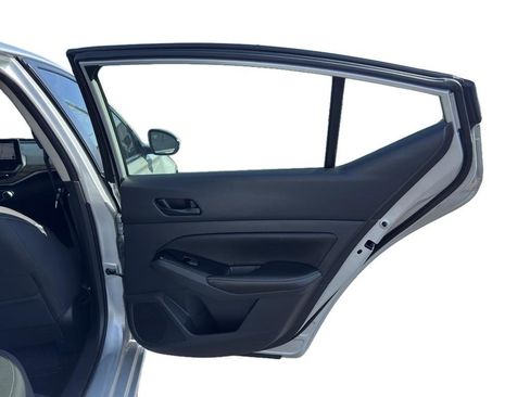 Used 2023 Nissan Altima 2.5 SV w/ SV Premium Package image 16