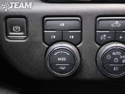 Used 2024 Chevrolet Silverado 3500 LT w/ Convenience Package AWD/4WD image 18