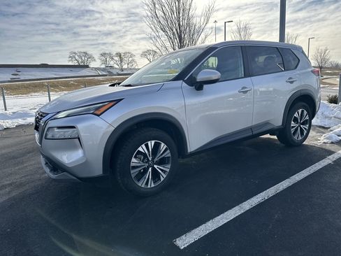 Used 2023 Nissan Rogue SV image 5