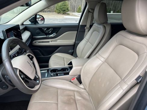 Used 2023 Lincoln Corsair Reserve w/ Equipment Group 201A image 12