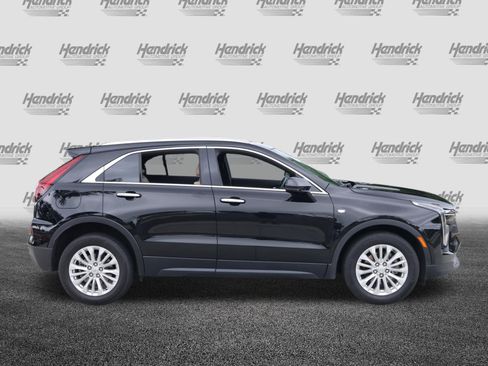 Used 2024 Cadillac XT4 Luxury w/ Cold Weather Package AWD/4WD image 10