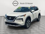 Used 2022 Nissan Rogue SV image 2