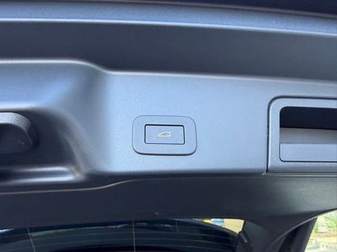 Certified 2025 Land Rover Range Rover Evoque S image 34