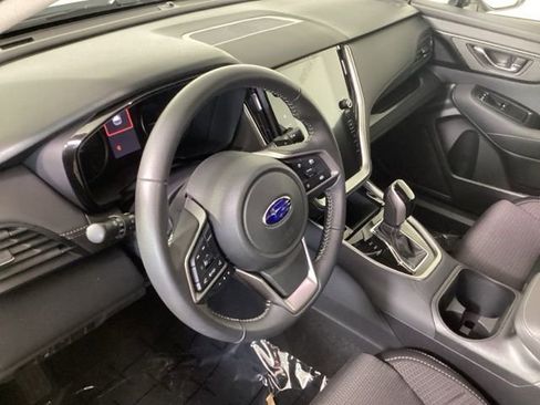 Used 2025 Subaru Outback Premium w/ Popular Package #1A AWD/4WD image 9