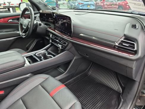 Used 2024 Chevrolet Traverse RS w/ LPO, Floor Liner Package AWD/4WD image 32