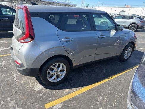 Used 2022 Kia Soul LX w/ Technology Package image 4