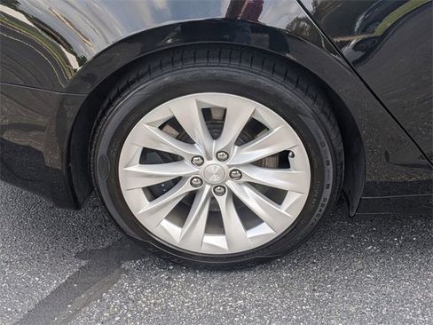 Used 2017 Tesla Model S 60 image 8